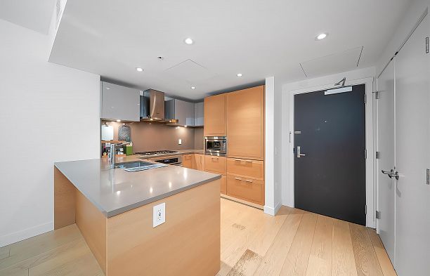 311 7228 Adera Street South Granville