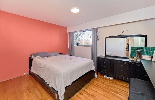 50 E 37th Avenue Main