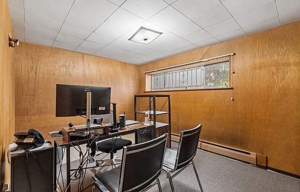 5606 Willow Street Cambie