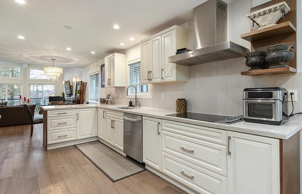 6360 Sophia Street Main