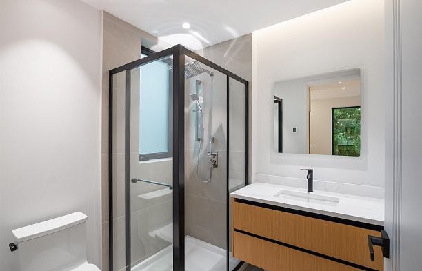 1 1595 W 66th Avenue S.W. Marine