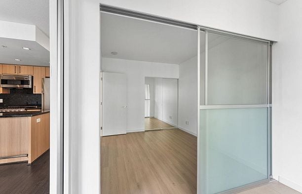 701 1708 Columbia Street False Creek