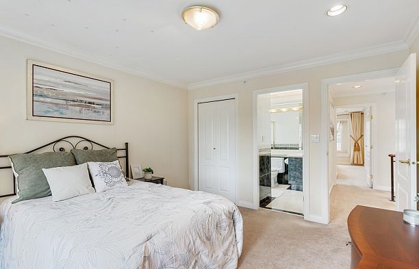 1088 W 42nd Avenue South Granville