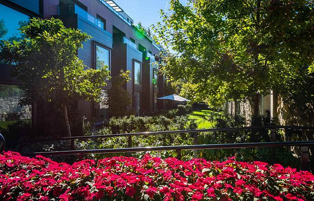 311 7228 Adera Street South Granville