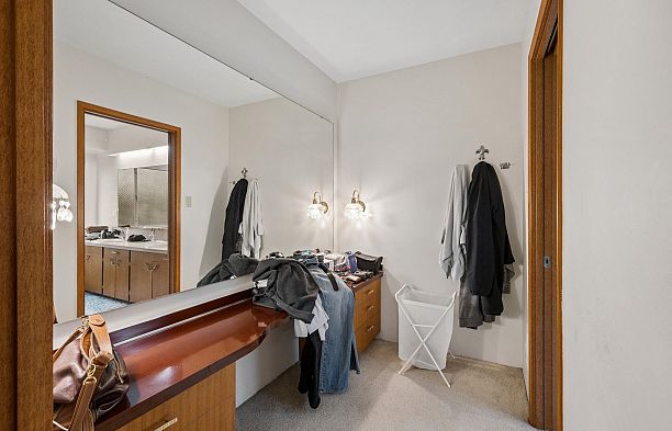 5606 Willow Street Cambie