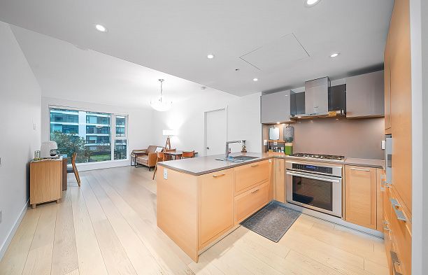 311 7228 Adera Street South Granville