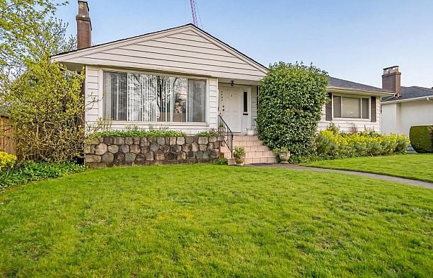 5433 Ash Street Cambie