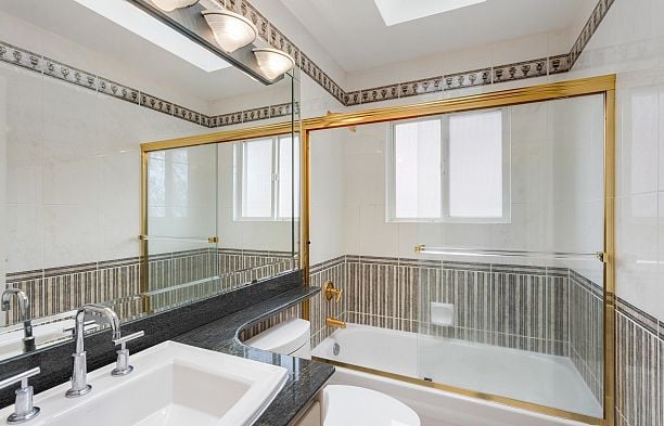 1088 W 42nd Avenue South Granville