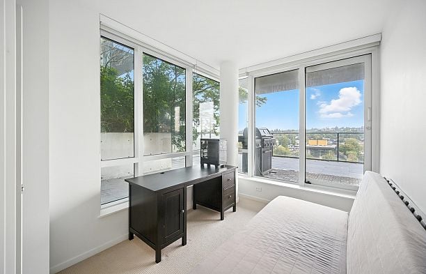 1502 8588 Cornish Street S.W. Marine