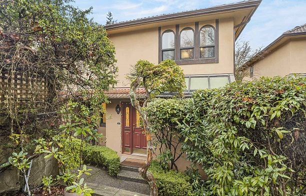 4 3301 W 16th Avenue Kitsilano