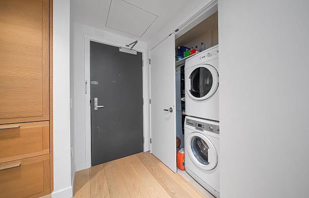 311 7228 Adera Street South Granville