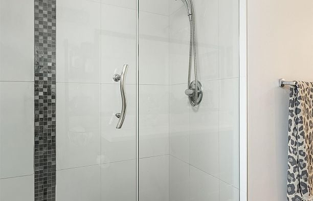 6360 Sophia Street Main