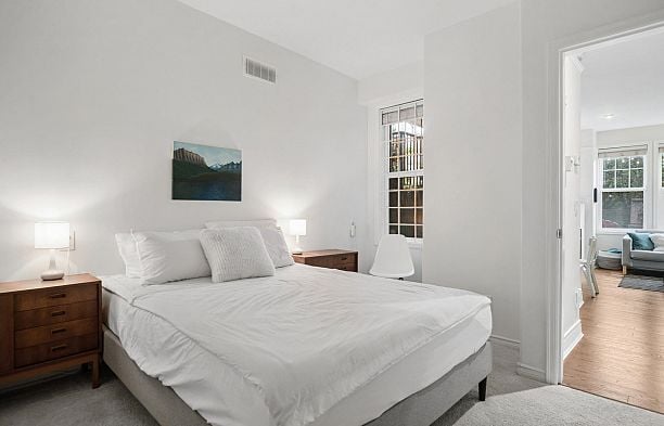 978 W 16th Avenue Cambie