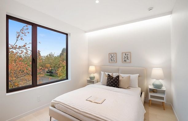 1 1595 W 66th Avenue S.W. Marine