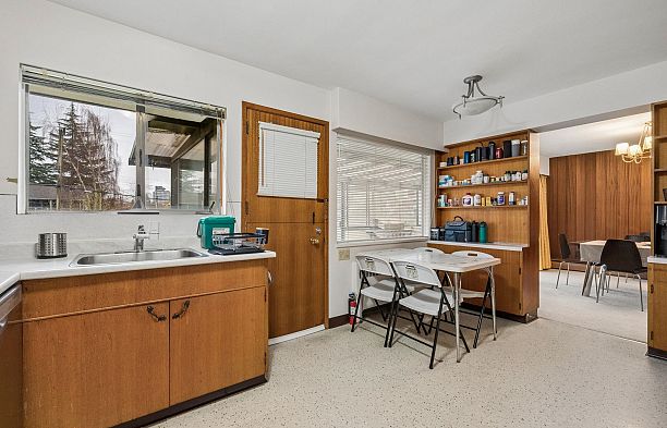 5606 Willow Street Cambie