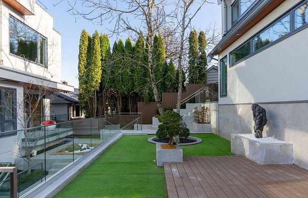 3489 Puget Drive Arbutus