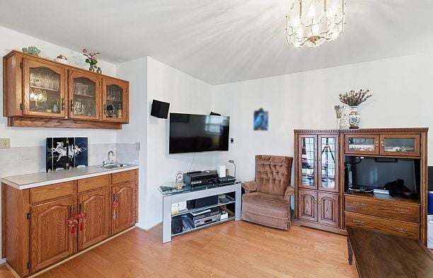 66 E 47th Avenue Main