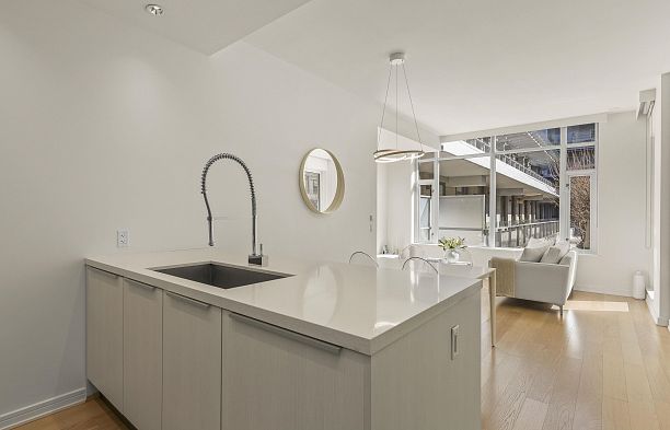 407 77 Walter Hardwick Avenue False Creek