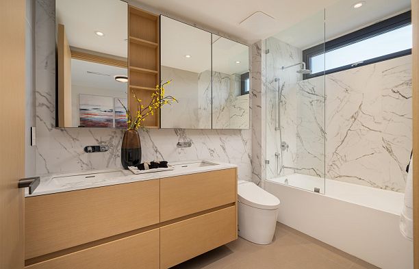 3489 Puget Drive Arbutus