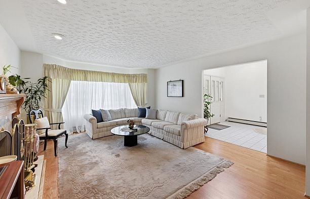 66 E 47th Avenue Main