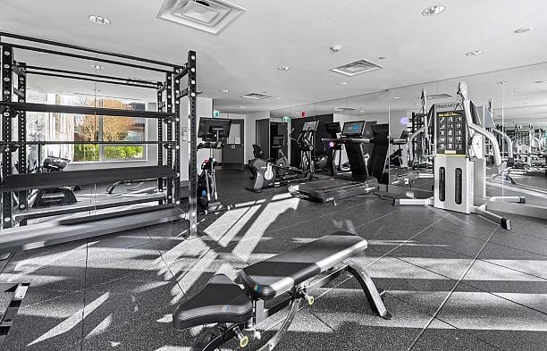 401 5033 Cambie Street Cambie