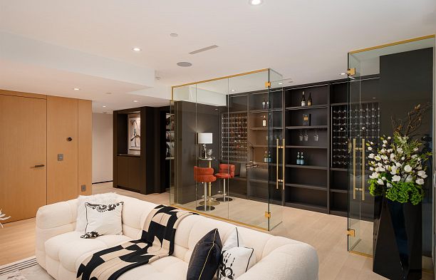 3489 Puget Drive Arbutus