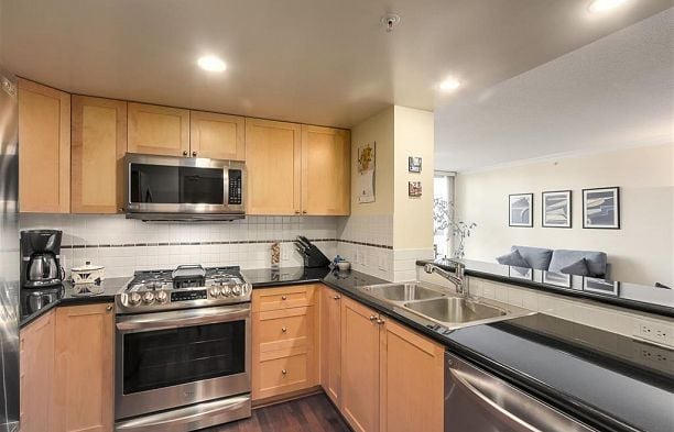 314 1485 W 6 AVENUE, Vancouver BC V6H 4G1 False Creek