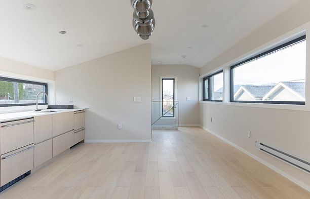 3489 Puget Drive Arbutus