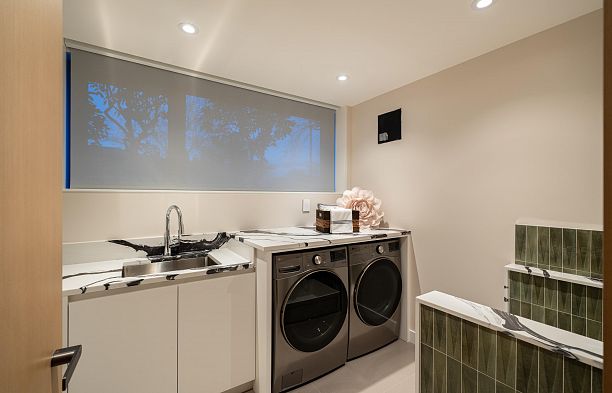 3489 Puget Drive Arbutus