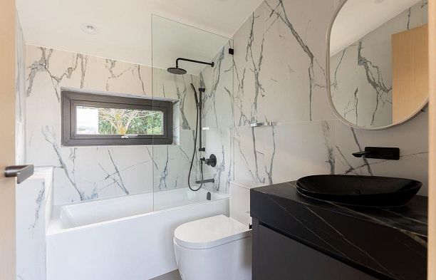 3489 Puget Drive Arbutus