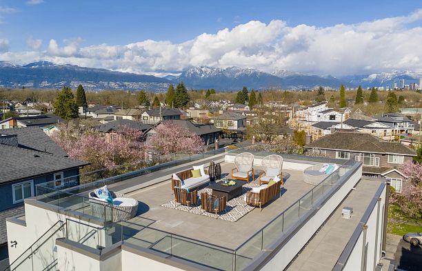 3489 Puget Drive Arbutus