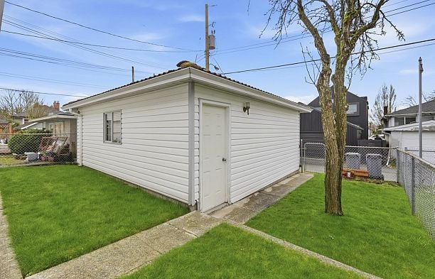 66 E 47th Avenue Main