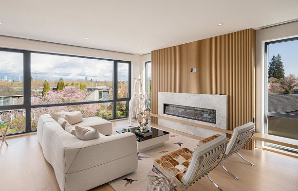 3489 Puget Drive Arbutus