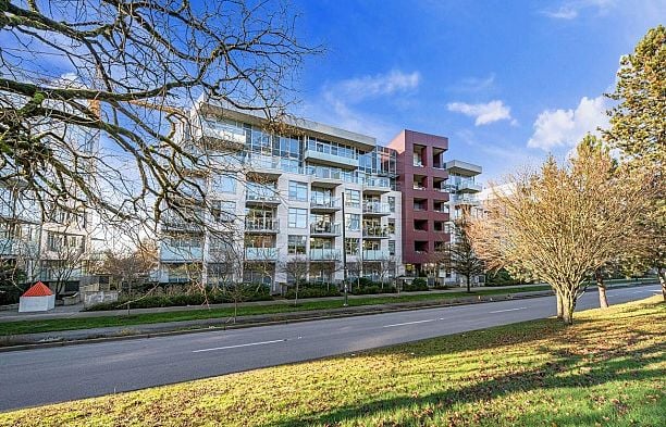 401 5033 Cambie Street Cambie