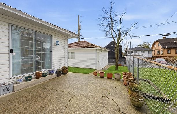 66 E 47th Avenue Main