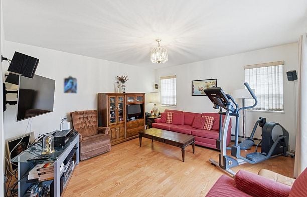 66 E 47th Avenue Main