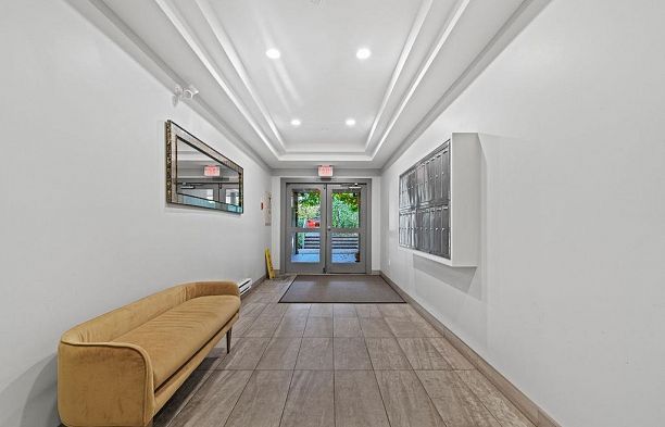 103 1963 W 3rd Avenue Kitsilano