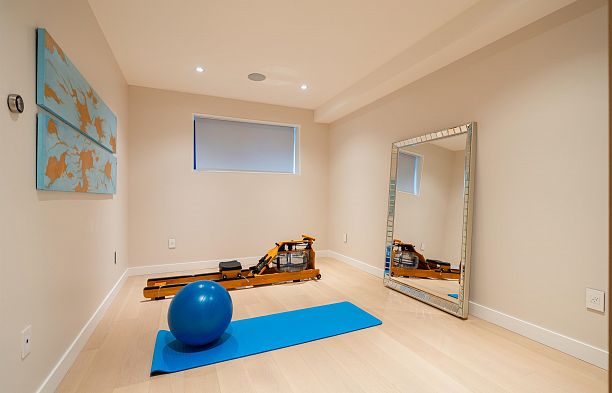 3489 Puget Drive Arbutus