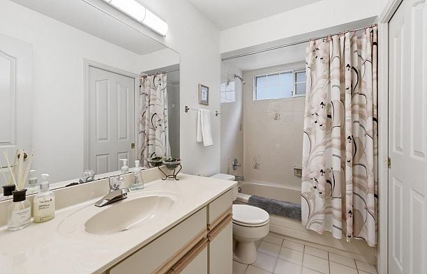 66 E 47th Avenue Main