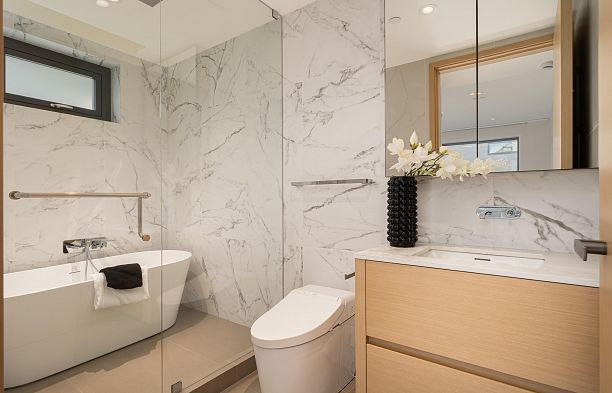 3489 Puget Drive Arbutus