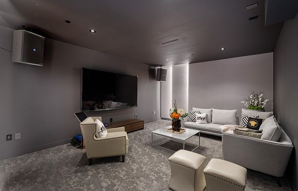 3489 Puget Drive Arbutus