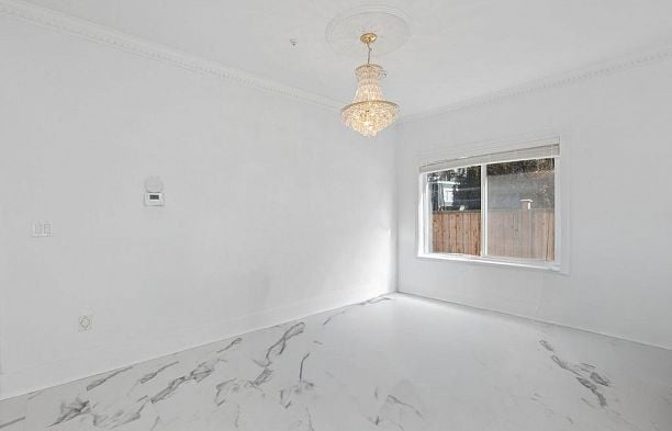 2709 W 37th Avenue MacKenzie Heights