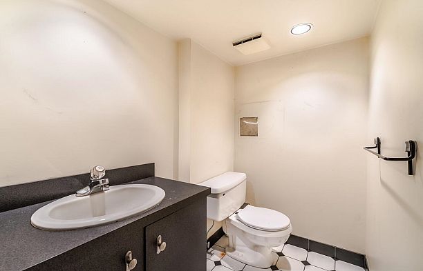 5810 Cartier Street South Granville