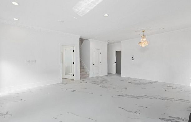 2709 W 37th Avenue MacKenzie Heights