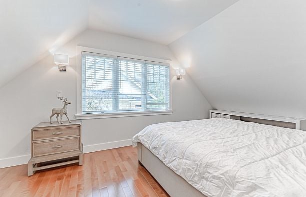 6713 Arbutus Street S.W. Marine