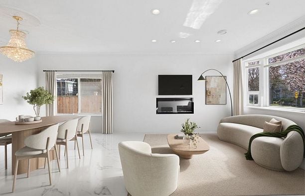 2709 W 37th Avenue MacKenzie Heights