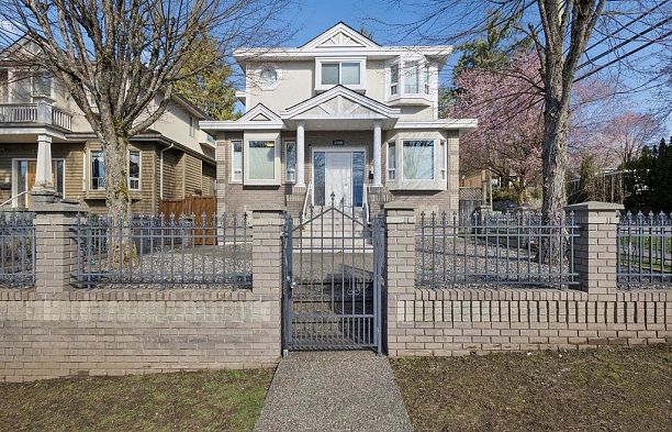2709 W 37th Avenue MacKenzie Heights