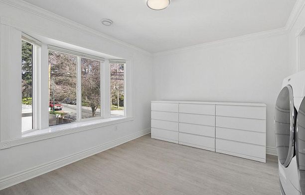 2709 W 37th Avenue MacKenzie Heights