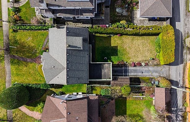 2715 W 31st Avenue MacKenzie Heights