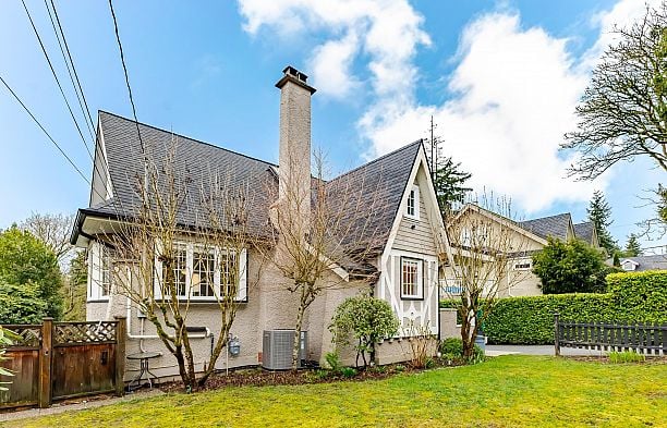 6713 Arbutus Street S.W. Marine